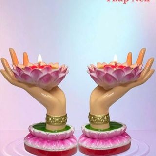 Bàn Tay Dâng Đèn Cầy Bàn Phật Uy Niêm Trang Phục Truyền Thống Hình Ảnh Nhân Vật Cầm Đèn Cho Người Yêu Thích Trang Phục Truyền Thống