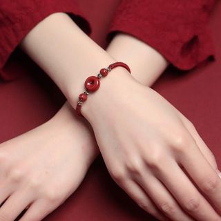 Vòng tay chỉ đỏ chu sa tình duyên thu hút may mắn thiết kế độc đáo màu đỏ ngũ sắc mang lại tình duyên và may mắn cho người sử dụng sản phẩm