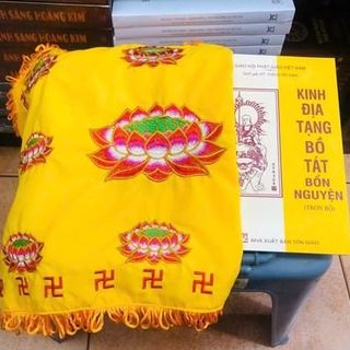 Khăn đậy kinh màu vàng giúp chắn bụi bẩn giữ uy nghiêm sản phẩm tiện lợi cho nhiều mục đích sử dụng
