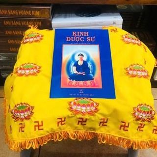 Khăn đậy kinh màu vàng giúp chắn bụi bẩn giữ uy nghiêm sản phẩm tiện lợi cho nhiều mục đích sử dụng