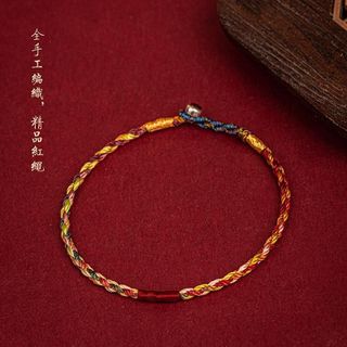 Vòng tay ngũ sắc tình duyên thu hút may mắn