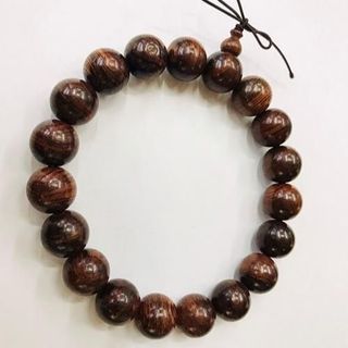 Vòng tay chuỗi hạt 18 hạt gỗ sưa nhiều kích cỡ