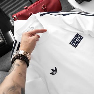 Mẫu áo thun 3 sọc nam, chất cotton 2c dày dặn,mền mịn mát. màu in trend.