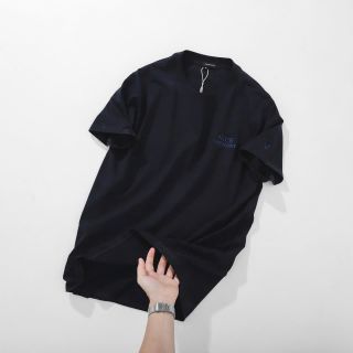 Áo thun Vaumont Classic Cotton nam. Chất vải cotton cao cấp 4 chiều mềm mại, thoáng khi và thấm hút mồ hôi tốt.