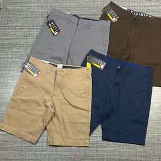 Sọt khaky nam. Phom slim , chấm trên gối