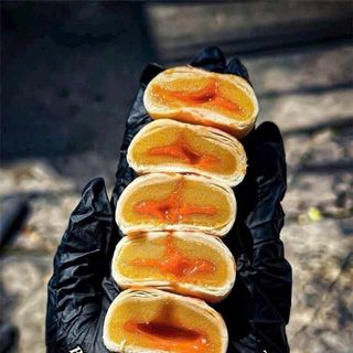 Bánh pía kim sa mini trứng chảy