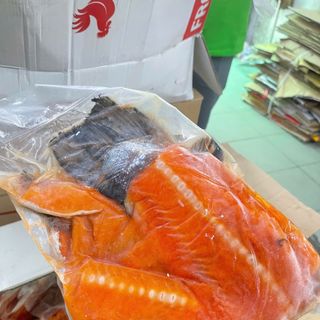 Bộ xương đầu vay cá hồi - Bịch 1,2kg đên 1,5kg (giao hcm)