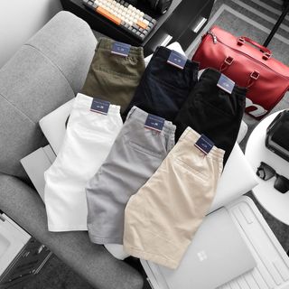 Short TM Hilfiger nam. Chất kaki chính phẩm dày dặn, mịn, co giãn tốt.