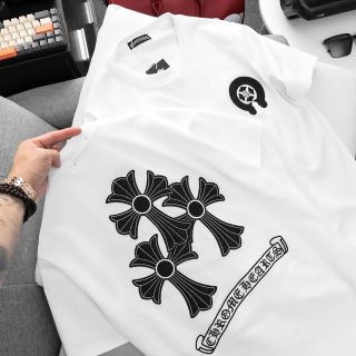 Mẫu Chrome Hearts logo thêu sắc nét, chất cotton co giãn tốt dày dặn.