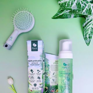 Dung dịch vệ sinh phụ nữ dạng bọt siêu mịn Pami pHGuard dưỡng ẩm cân bằng pH, giảm vi khuẩn