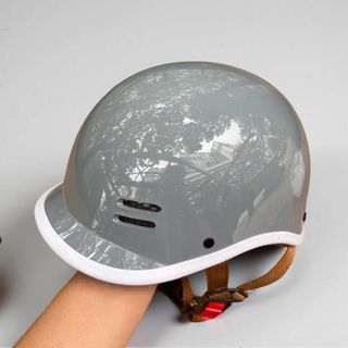 Mũ Bảo Hiểm Loại Cá Heo Da Dài Thể Thao Mới Cung Cấp Chế Độ Bảo Vệ Cao Cấp