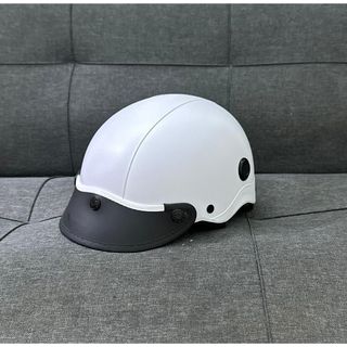 Bảo Di Shop Mũ bảo hiểm nửa đầu màu trắng thêu logo chất liệu nhựa ABS cao cấp.