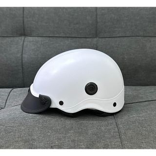 Bảo Di Shop Mũ bảo hiểm nửa đầu màu trắng thêu logo chất liệu nhựa ABS cao cấp.