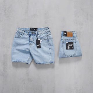 Short Jean nam.