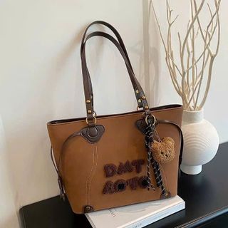 TÚI XÁCH NỮ CÔNG SỞ W856 – THANH LỊCH, RỘNG RÃI, ĐIỂM NHẤN CHARM GẤU DỄ THƯƠNG
