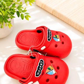 Dép Sục Trẻ Em Hoạt Hình Siêu Cute – Dép Crocs Bé Trai Bé Gái Đế Mềm Chống Trượt