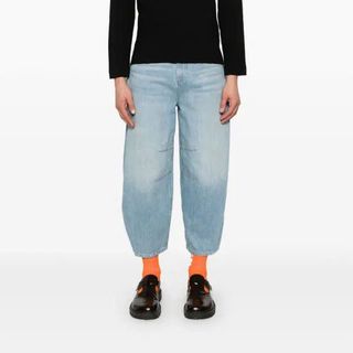 Mẫu áo thun cotton cổ tròn tay dài thương hiệu hottrend. Logo dệt.