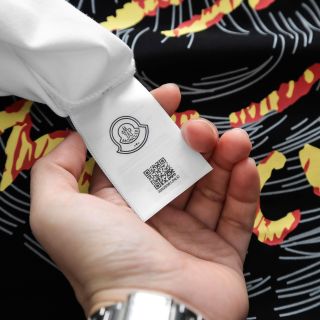 T-Shirt Moncler Spy nam. Chất liệu Cotton 4 chiều, co giãn mềm mịn, thấm hút mồ hôi tốt.