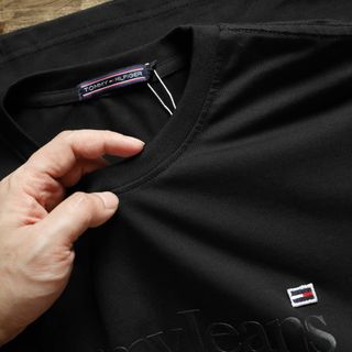 Mẫu áo thun nam. Phong cách trẻ trung, cá tính, form unisex.  Áo chất cotton 100% cao cấp .