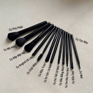 Bộ 12 cọ trang điểm kèm hộp