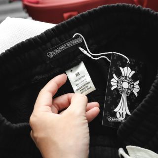 Short chrome heart. Chất chân cua chính phẩm.