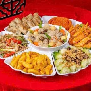 BỘ BÁT ĐĨA NHỰA HOA MẶT TRỜI 6836 (T8)