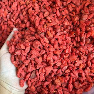 Kỷ Tử Mộc Đại Loại 1 AAA Giá Sỉ – Kỷ Tử Đỏ Hạt To – Hàng Khô Nguyên Liệu-Thùng/20kg