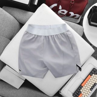 Quần short  nam. Chất dù mềm co giãn thoáng khí.