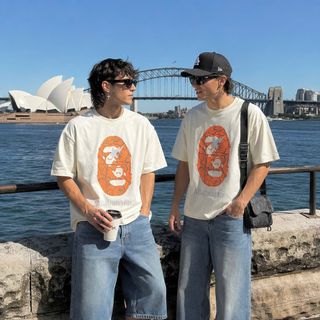 Mẫu tee dáng rộng phong cách đường phố cực chất chơi. Chất liệu 95% cotton.