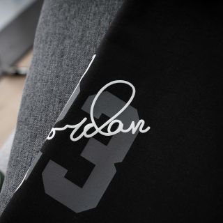 Mẫu áo thun nam/nữ.  Chất thun cotton 4c xịn mịn.