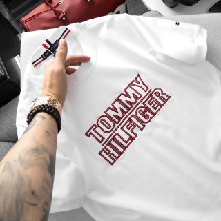 Mẫu áo thun logo thêu nổi chi tiết sắc nét, full tem tag, chất cotton 4c dày dặn, co giãn mền mịn mát, bảng màu basic.