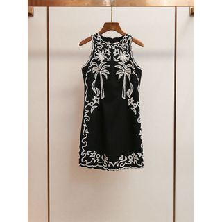 A128 Đầm Thêu Hoa Đen Vintage Nữ Cao Cấp – Đầm Chữ A Cổ Tròn Không Tay Chiết Eo Thanh Lịch Size S/M/L/XL