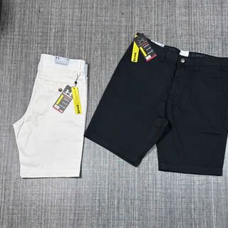 Sọt kaki UNDER AMO nam  co giãn. Phom vừa chấm gối.