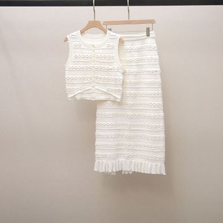 S169 Set Nữ Dệt Kim 2 Món Áo Gile Không Tay + Chân Váy Midi Xẻ Tà DY10487, Màu Trắng Kem, Size S M L