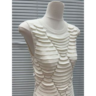 D177 Đầm Len Dệt Kim Nữ  Không Tay Ôm Body Nhấn Eo Vân Nhăn 3D Dáng Ngắn Thanh Lịch Size S M L