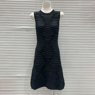 D177 Đầm Len Dệt Kim Nữ Không Tay Ôm Body Nhấn Eo Vân Nhăn 3D Dáng Ngắn Thanh Lịch Size S M L