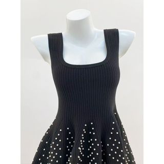 D188 Đầm Dệt Kim Nữ  Màu Đen Cổ Vuông Đính Ngọc Trai, Chiết Eo Dáng Xòe Size S–XL