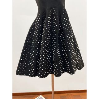 D188 Đầm Dệt Kim Nữ  Màu Đen Cổ Vuông Đính Ngọc Trai, Chiết Eo Dáng Xòe Size S–XL