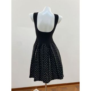 D188 Đầm Dệt Kim Nữ Màu Đen Cổ Vuông Đính Ngọc Trai, Chiết Eo Dáng Xòe Size S–XL