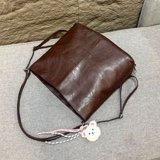 TÚI XÁCH NỮ W903 CÔNG SỞ DA PU BÓNG KÈM CHARM GẤU HÀN QUỐC