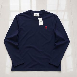 Mẫu áo thun cotton 4c dài tay thêu logo đơn giản. Chất vải mềm mại thiết kế bo tay suông.