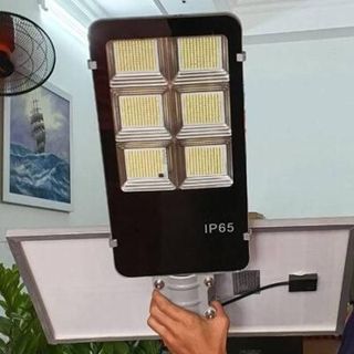 ĐÈN ĐƯỜNG NĂNG LƯỢNG MẶT TRỜI 300w – KÈM REMOTE (Pin 30.000 Mah)