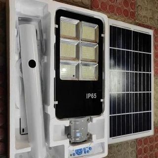 ĐÈN ĐƯỜNG NĂNG LƯỢNG MẶT TRỜI 300w – KÈM REMOTE (Pin 30.000 Mah)