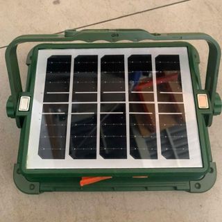 ĐÈN PHA NĂNG LƯỢNG MẶT TRỜI 300w – 4 PIN (T30)