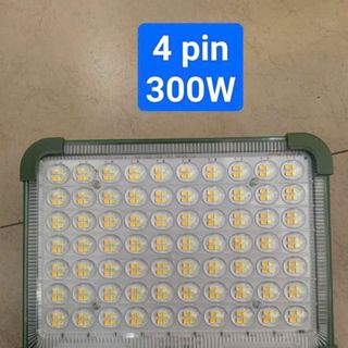 ĐÈN PHA NĂNG LƯỢNG MẶT TRỜI 300w – 4 PIN (T30)