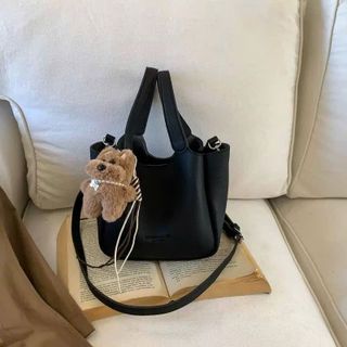 🧸 TÚI XÁCH NỮ W853 – DA BÓNG THANH LỊCH, KÈM MÓC GẤU XINH, DỄ PHỐI ĐỒ