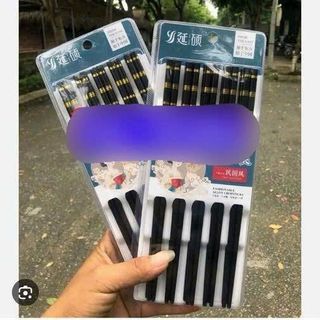 Đũa Nhựa Hợp Kim Khảm Vàng (THÙNG 200 Vỉ)