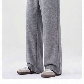 Jogger nam. Chất nỉ cua 100% cotton vải vừa mình, ống xuông đứng phom dễ phối đồ.