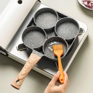 Chảo Chiên Trứng 4 Lỗ Tròn 17CM (Thùng 40)