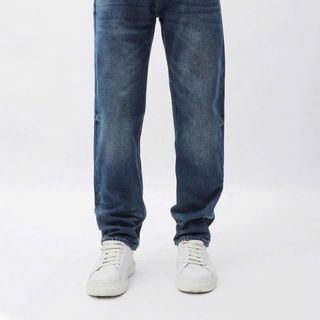 Jean dài nam. Vải 9 phẩm dày dặn có thun co dãn. Form suông đứng.